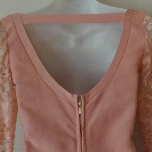 HAD IT TOO LONG GOTTA GO Bebe dress sz S 3 5 peach EUC - Picture 4 of 5